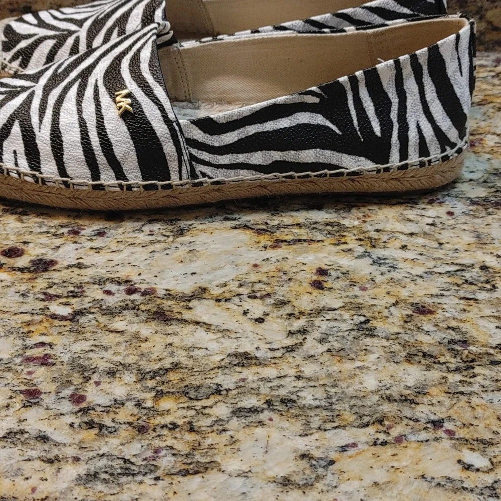 Michael Kors shoes - Picture 7 of 8